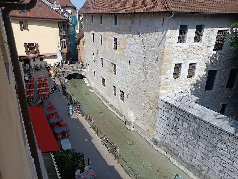 Petit Loft Des Prisons Apartamento Annecy França